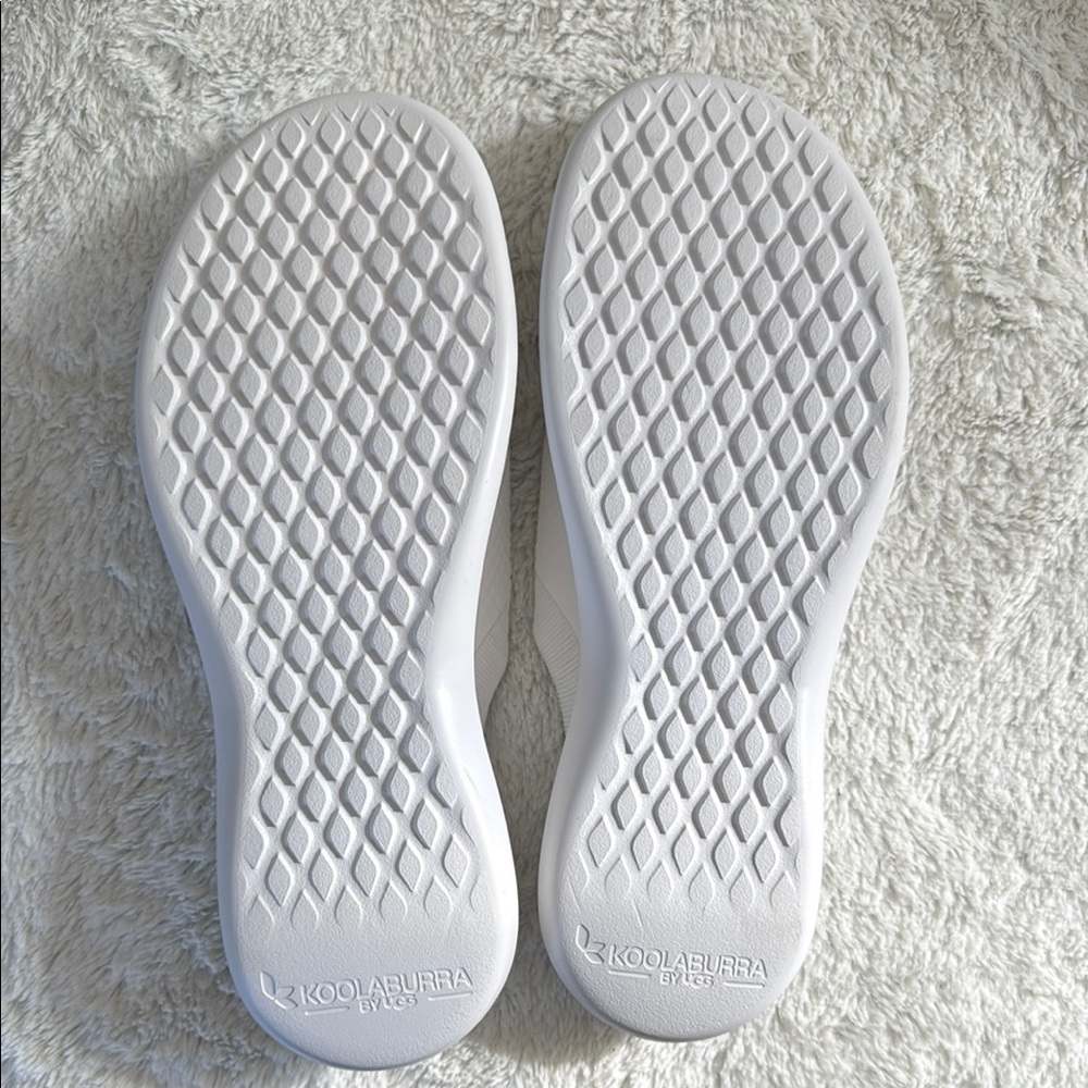 Koolaburra White Slip-On mule NWOT - Picture 5 of 5